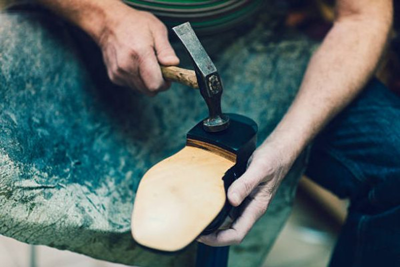 REPARACIÓN DE CALZADO