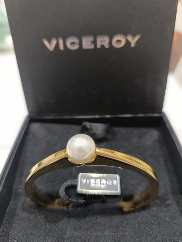 Brazalete Dorado con Perla Viceroy